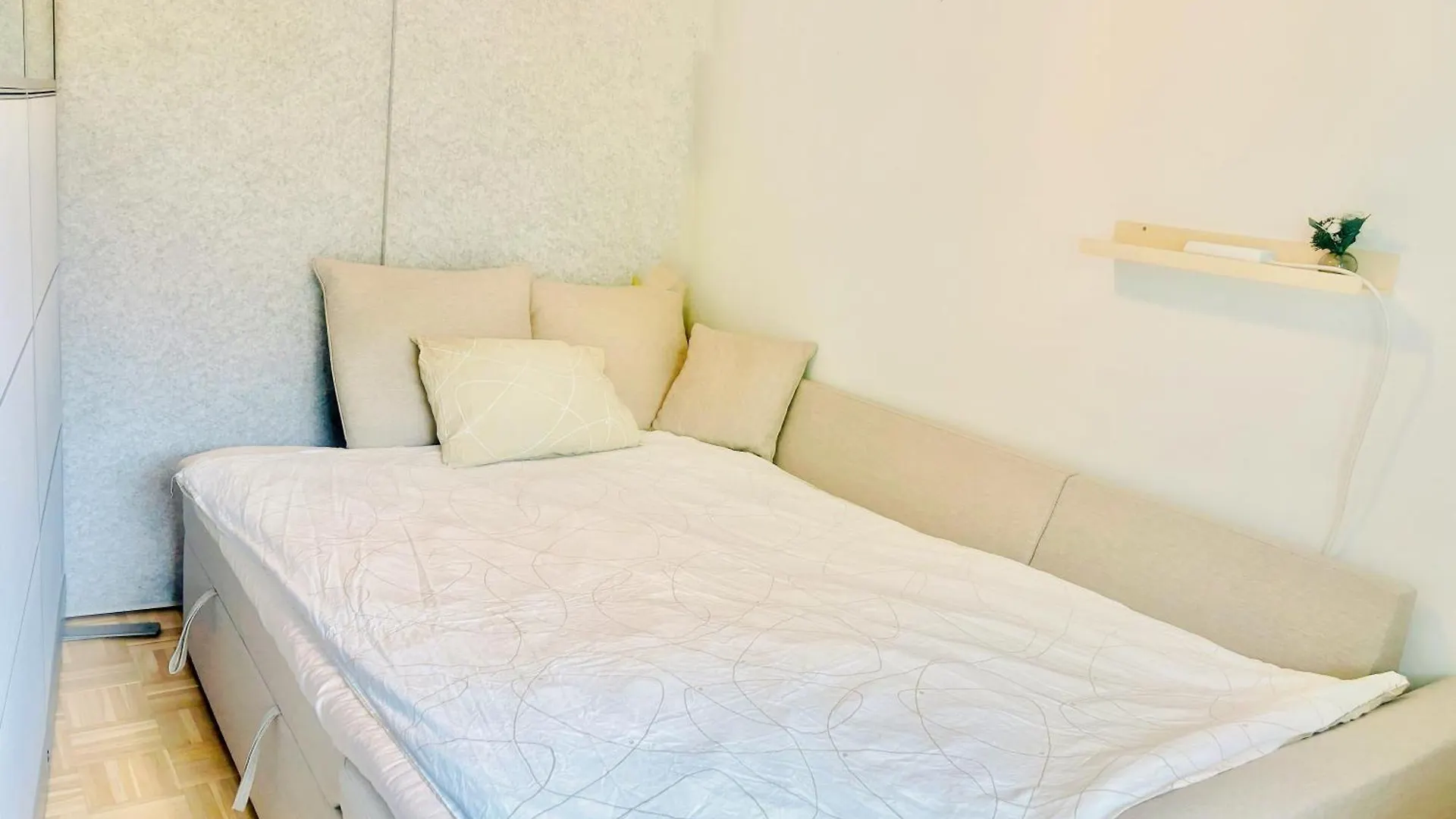 A Sofabed For Overnight Sleep Near Metro, Free Street Parking location