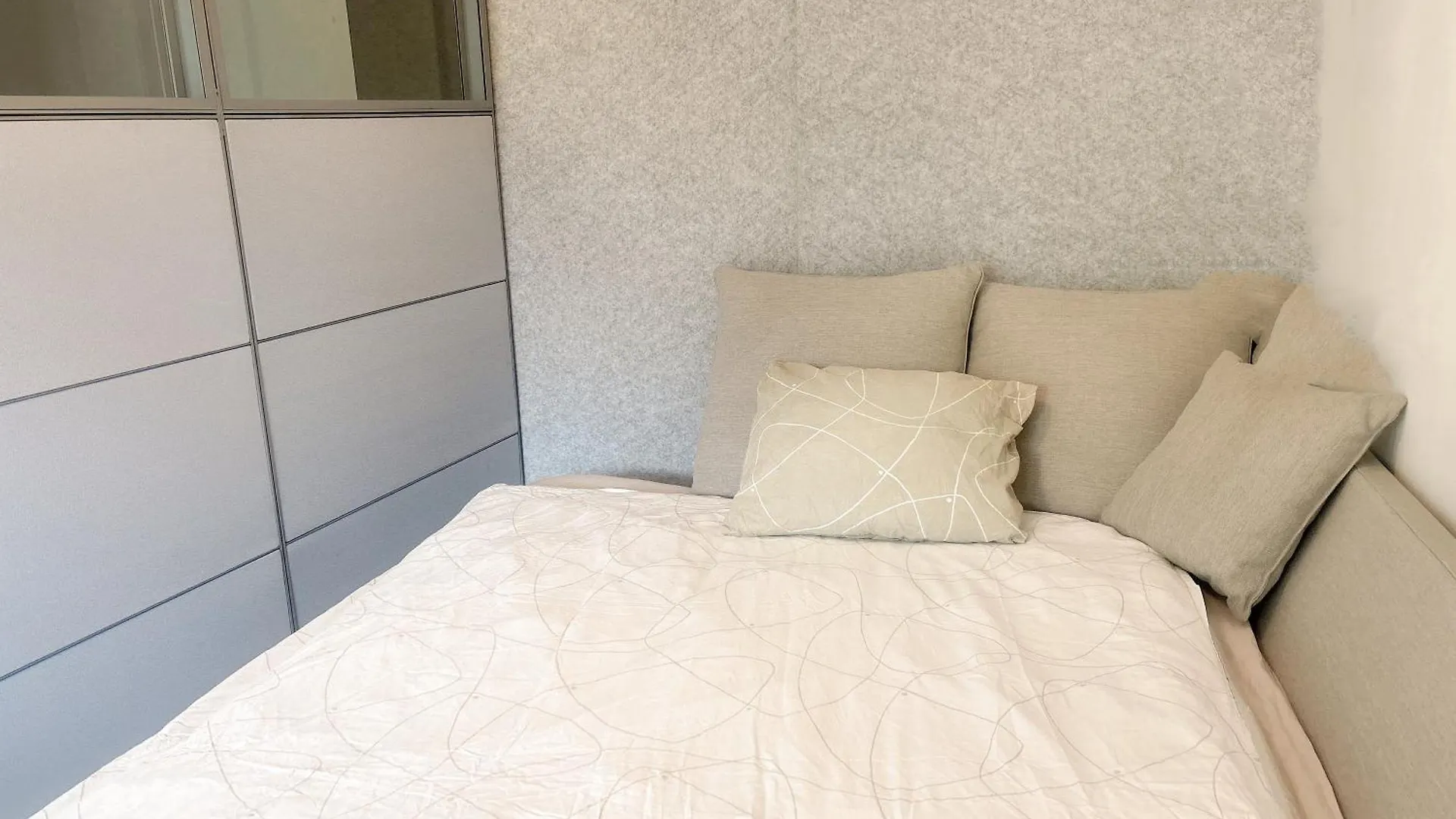 Guest house A Sofabed For Overnight Sleep Near Metro, Free Street Parking Helsinki