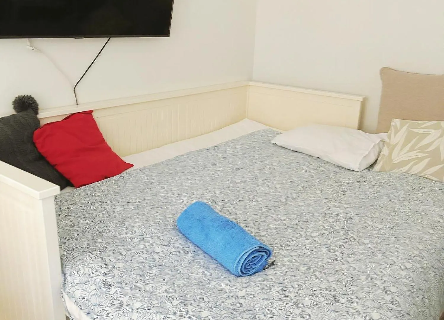 A Sofabed For Overnight Sleep Near Metro, Free Street Parking Helsinki Finland